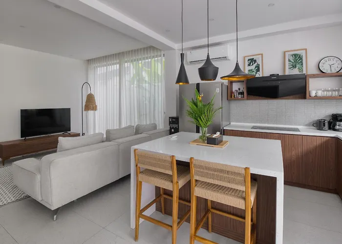 - Modern With Roof * Uluwatu