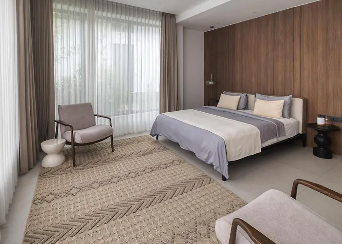- Modern With Roof Uluwatu